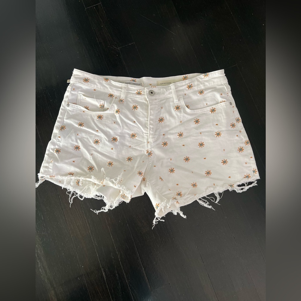 Anthropologie Pilcro Starburst
Embroidered Denim Shorts White Size
31